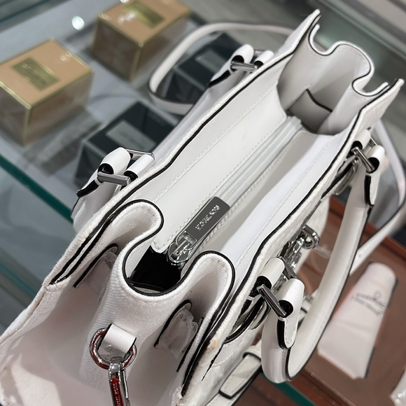 Michael Kors Hamilton Sm Logo Embossed Washed Denim Satchel Cross
Opt White 
NWT - Picture 9 of 16